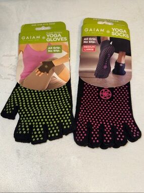 NEW GAIAM Set Yoga Socks & Gloves Black Medium/Large